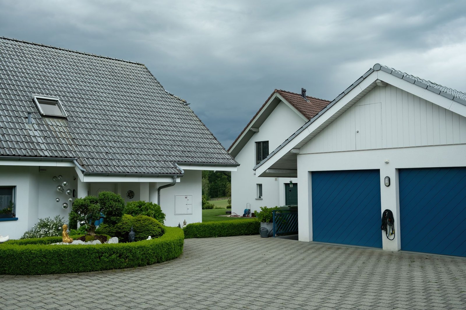 Driveway restoration pressure washing before and after, Jacksonville FL